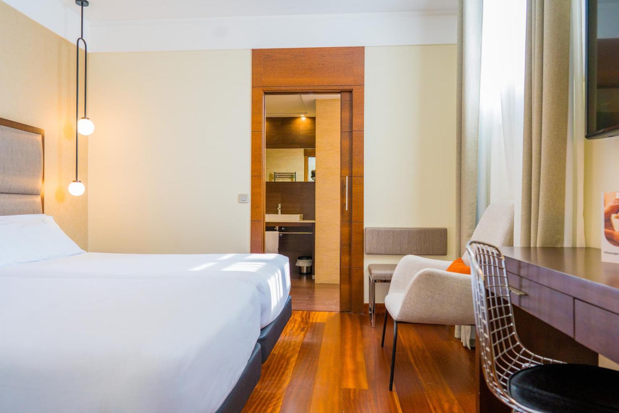 Hotel Compostela Santiago de Compostela Bagian luar foto